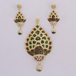 Peacock Pattern 916 Gold Meenakari Pendant Set
