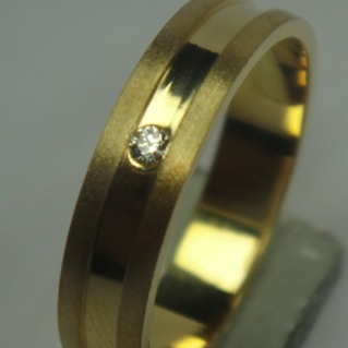 916 Gold Fancy Machine Cut wedding Ring