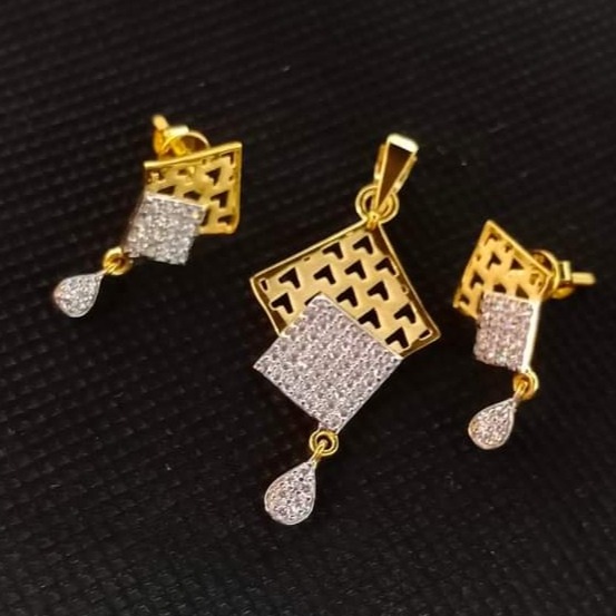 916 Gold Designer Pendant Set