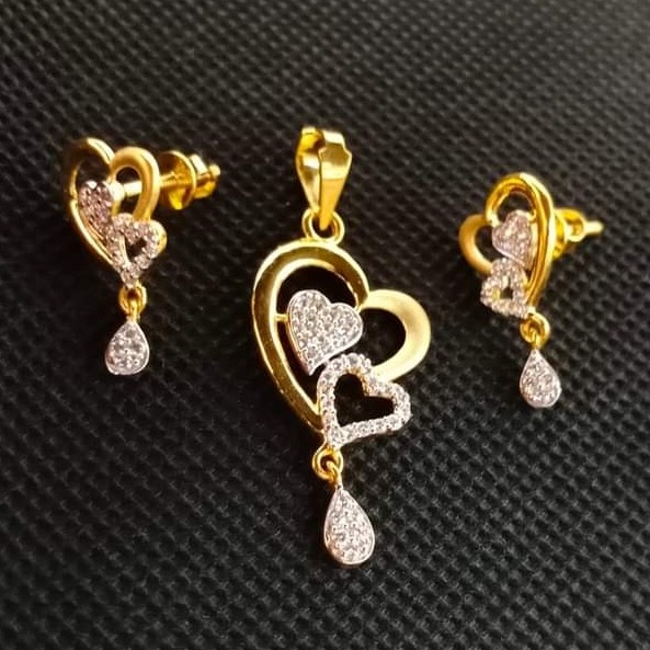 916 Gold CZ Heart Design Pendant Set