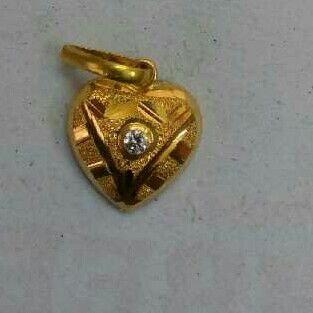 916 Attractive Heart Gold Pendant