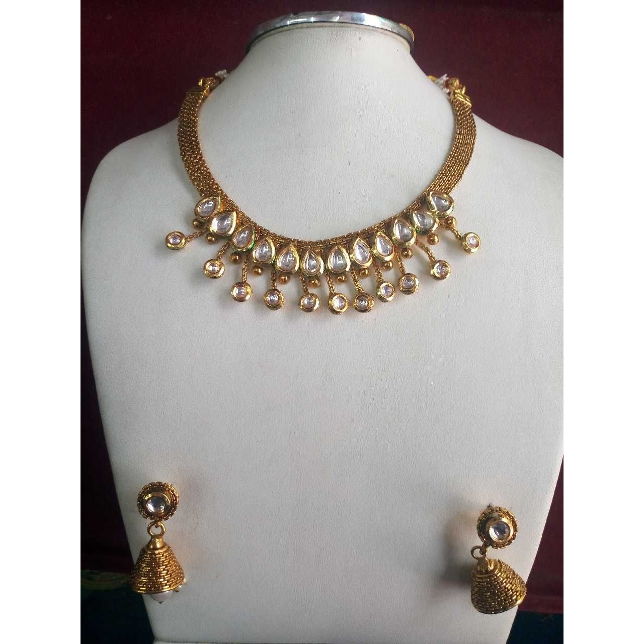 Kundan Copper Ladies Classic Necklace Set