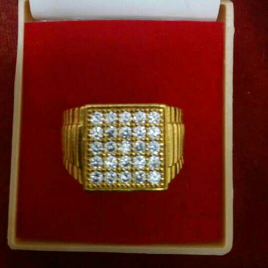 Classic Yellow Gents Ring