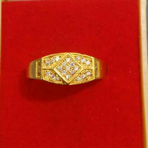 916 Ladies Gold Designer Gents Ring