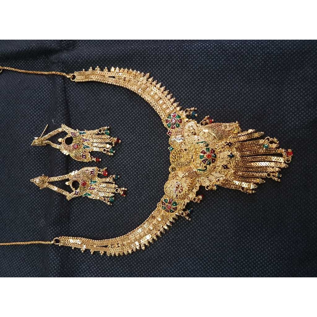 Gold Ladies Indian Attractive Necklace Set