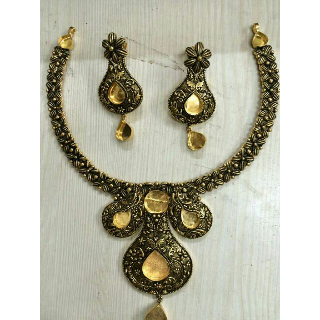 22K / 916 Yellow Gold Antique Delicate Set
