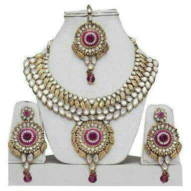 Design Necklace Set