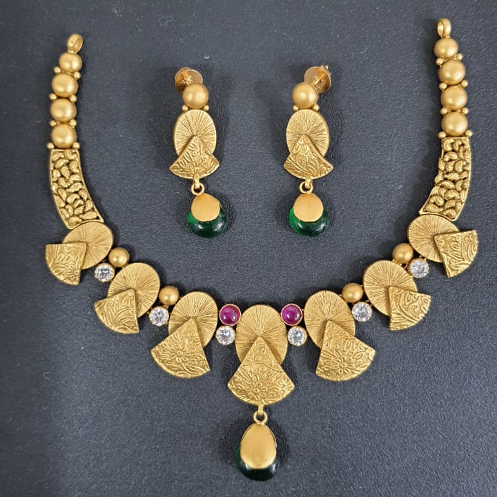 916 gold antique Triangle design necklace set
