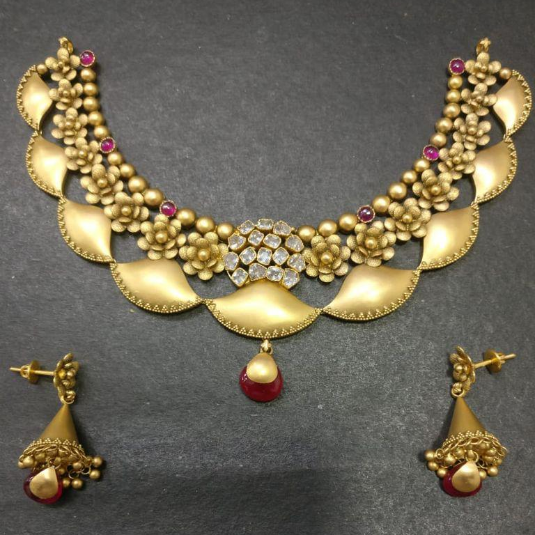 22 kt antique classic set