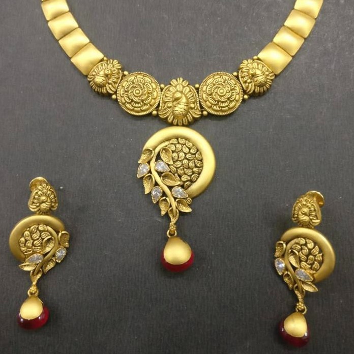 916 Gold peacock design Necklace Set