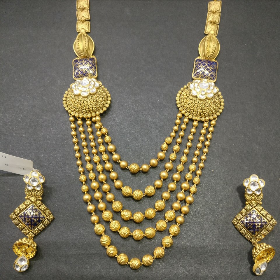 Antique magmala