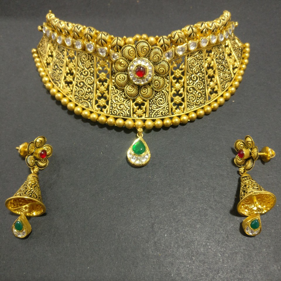 Antique choker