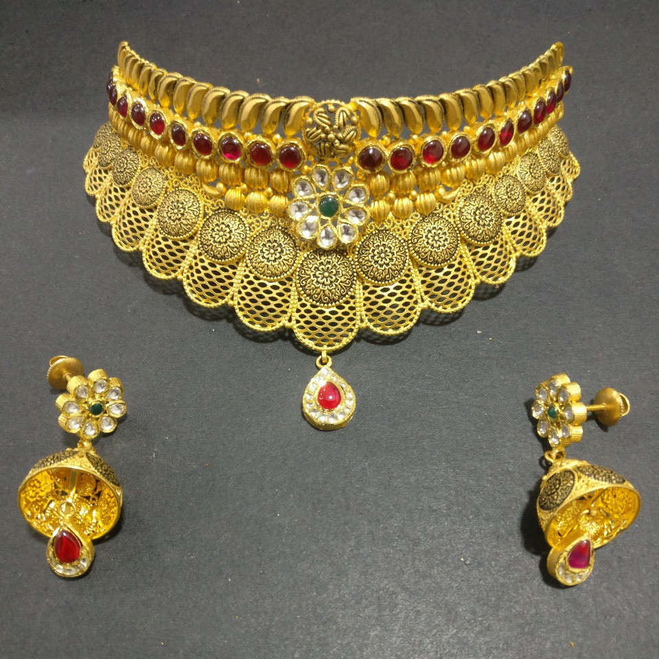 Antique choker