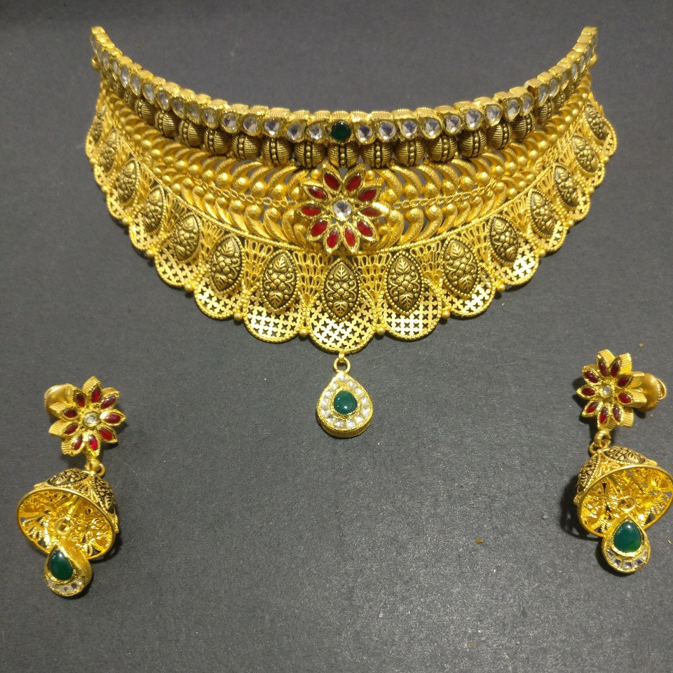 Antique choker