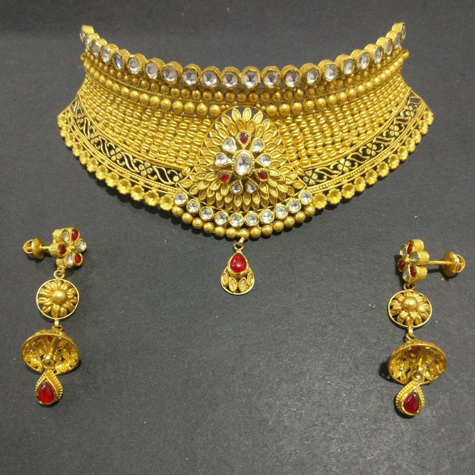 Antique choker