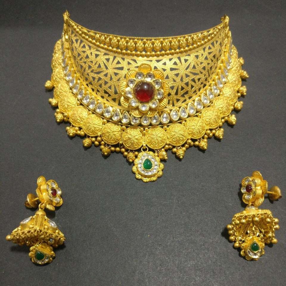 Antique choker