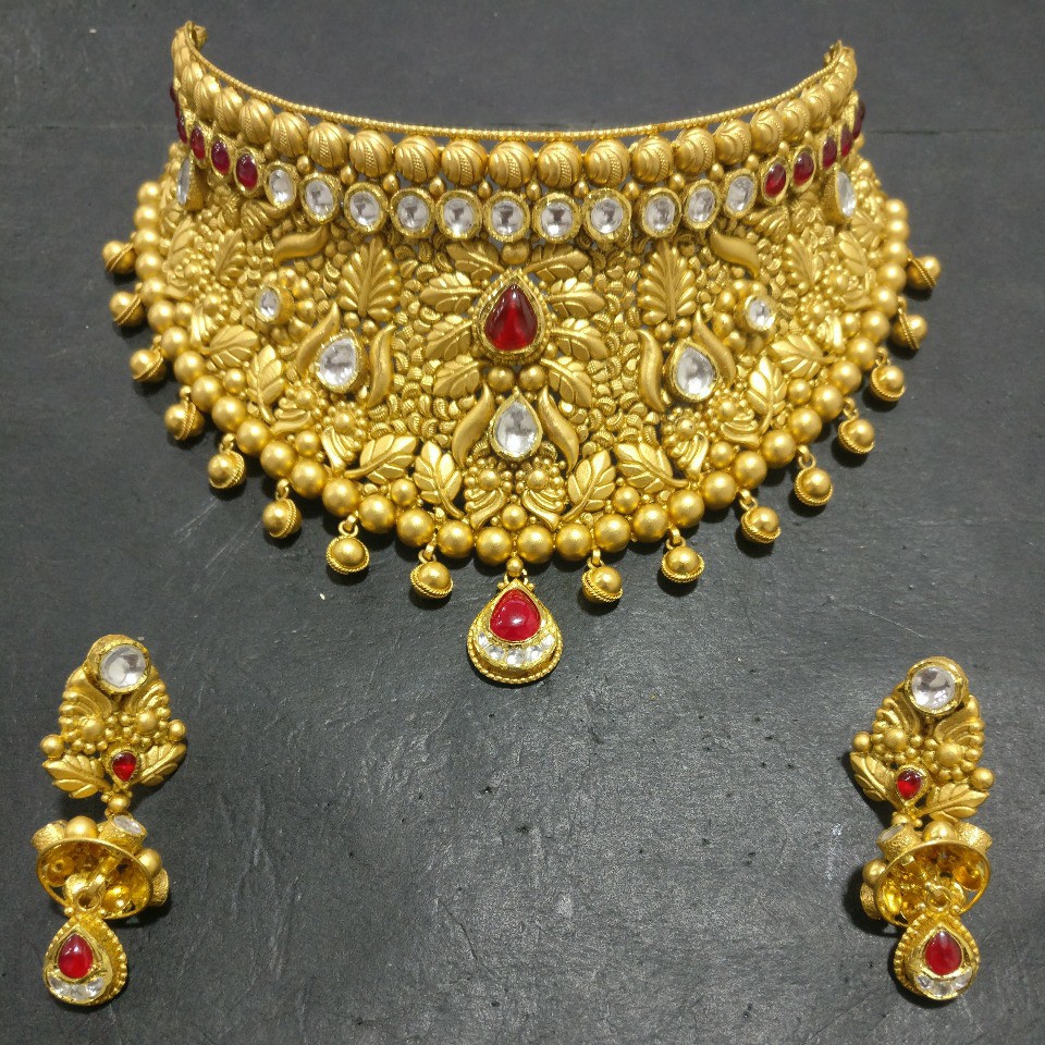Antique choker