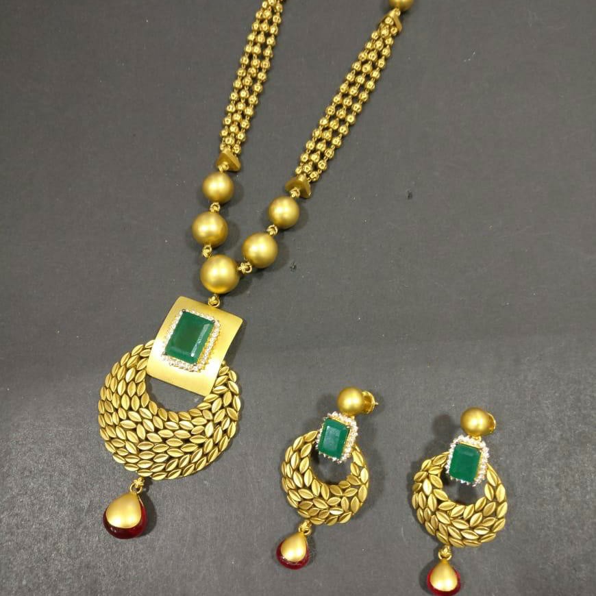 Antique pendent butti