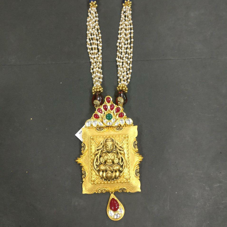 916 Gold Antique Temple Pendent
