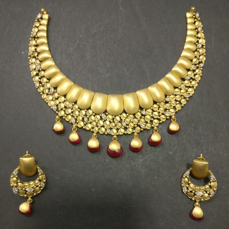 22KT gold Antique Monzonite Set