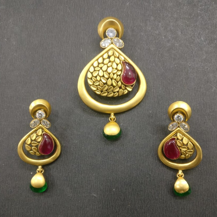 22kt 916 Antique Gold Pendant Set