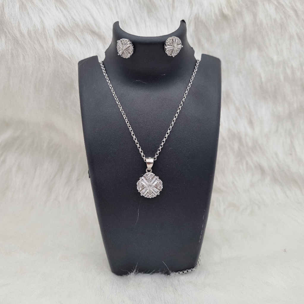 Adorable Silver Pendant Set