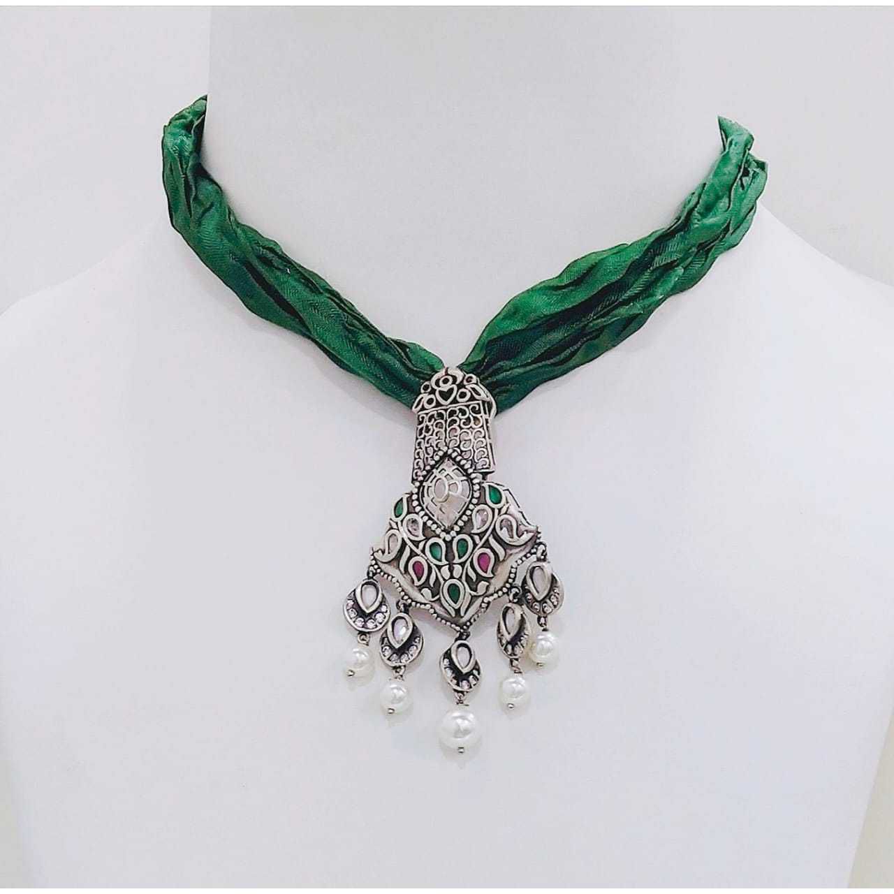 Pendant set