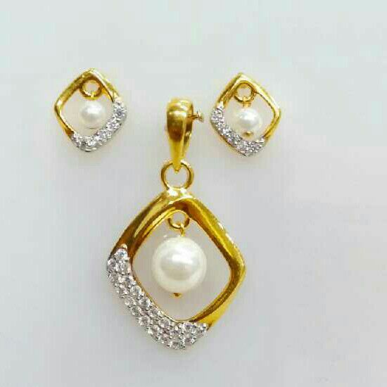 Gold Diamonds Earrings