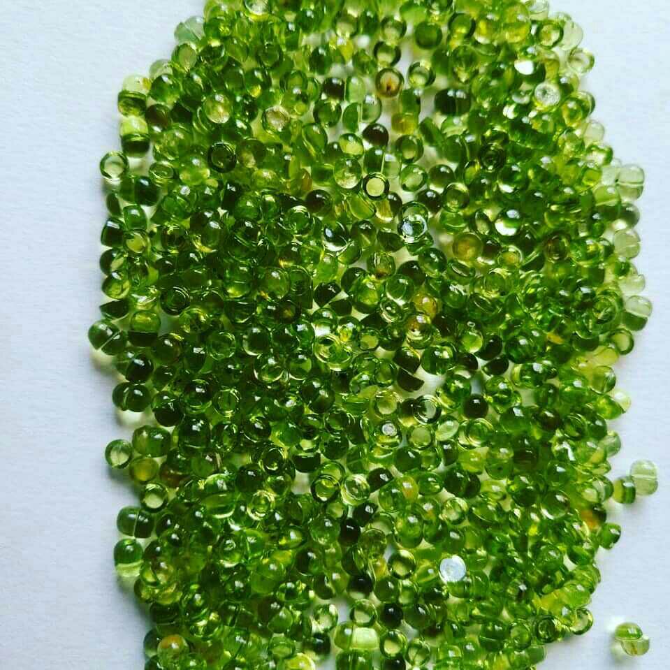 200ct round green peridot