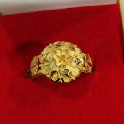 18Kt Gold Fancy Ladies Ring
