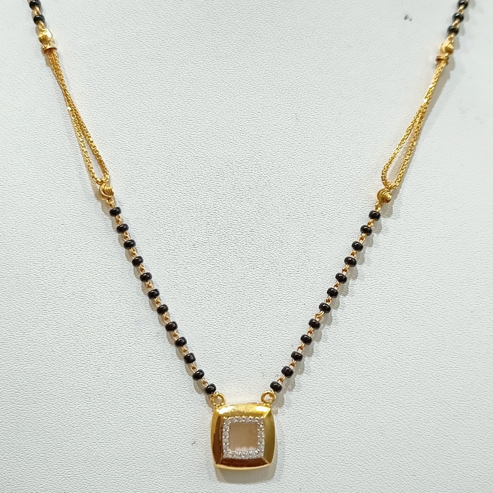 22 KT SQUARE PANDAT MANGALSUTRA