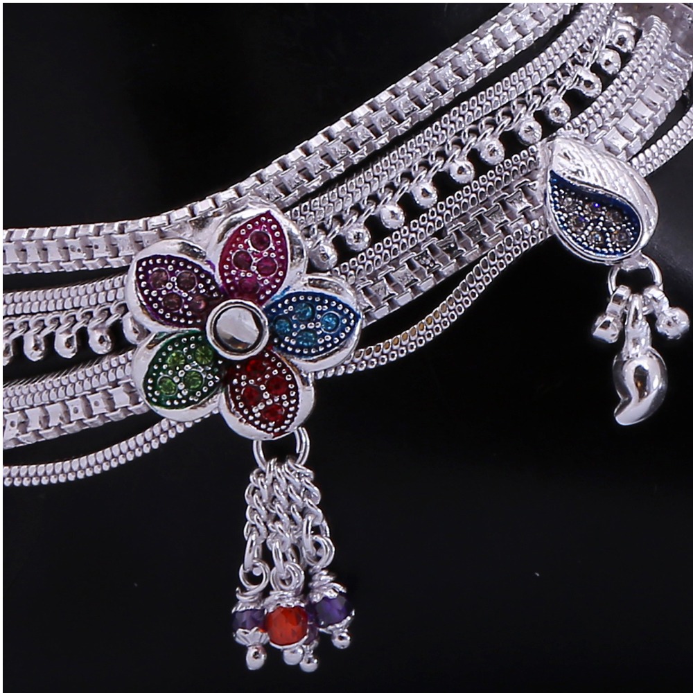 Broad Flower Style Silver Payal - Image 2