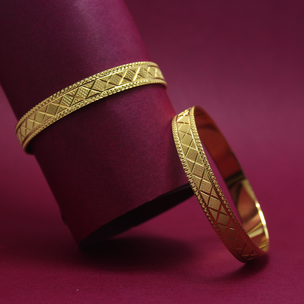 916 Hallmarked Attractive Bangles