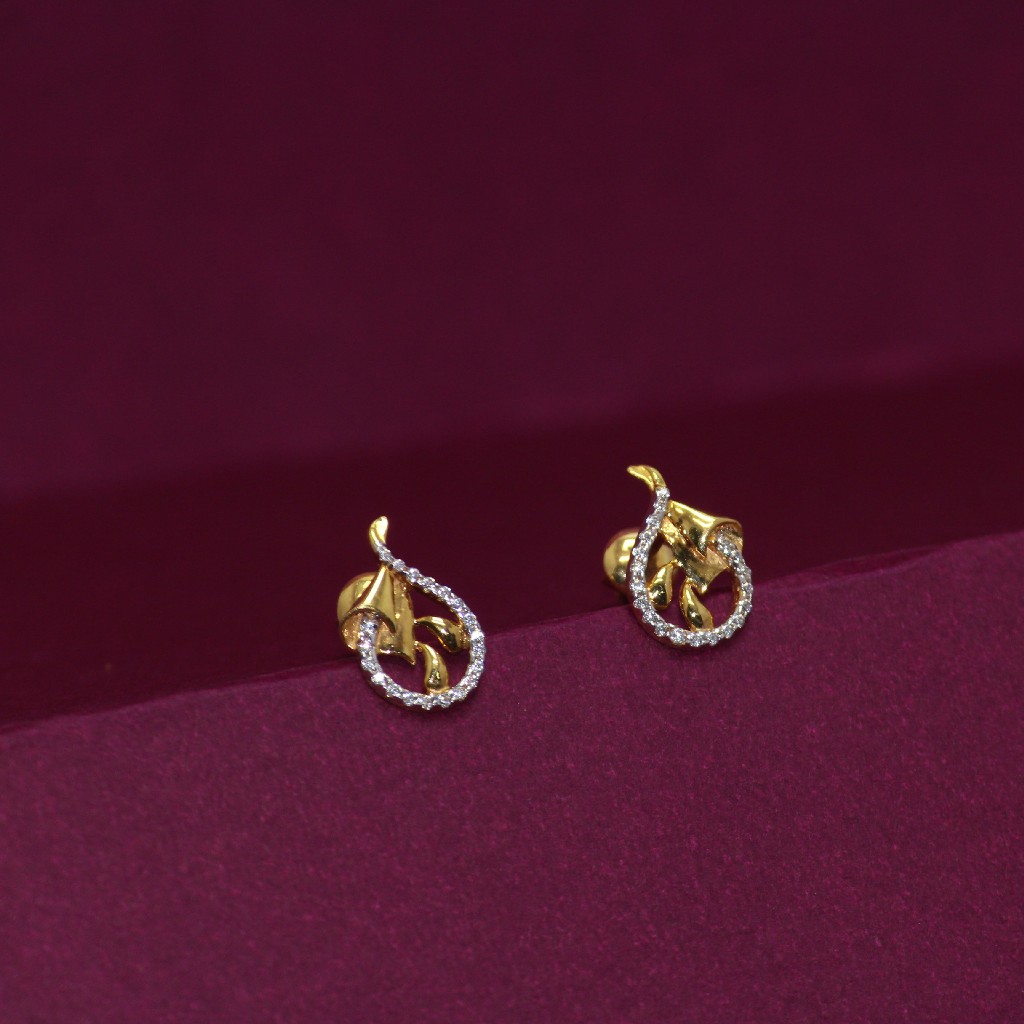 22KT Hallmarked Attractive Earring