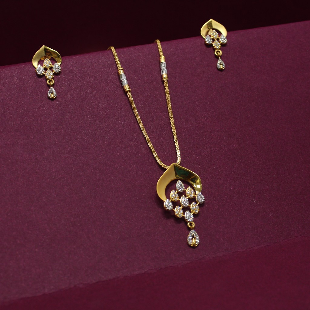 916 Hallmarked Beautiful Pendant Chain With Earrings