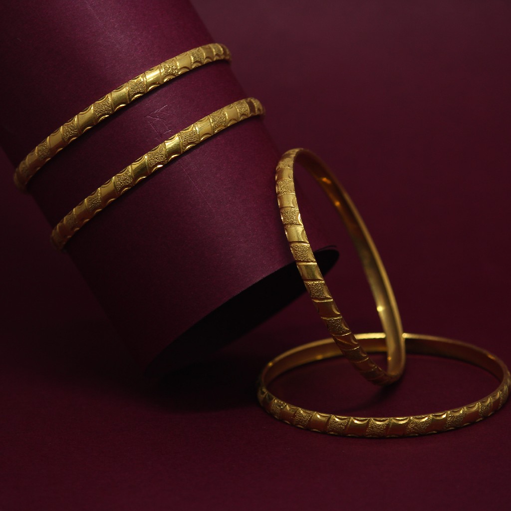 916 Hallmarked Stunning 4 Bangles Set