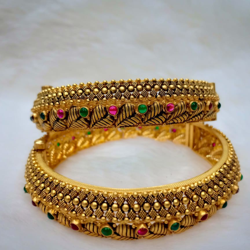 22k antique bangles
