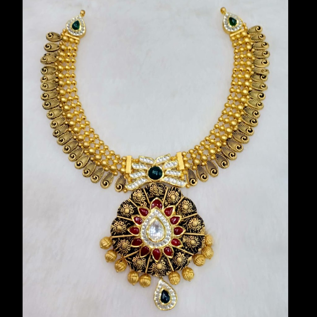 91.6 antique necklace