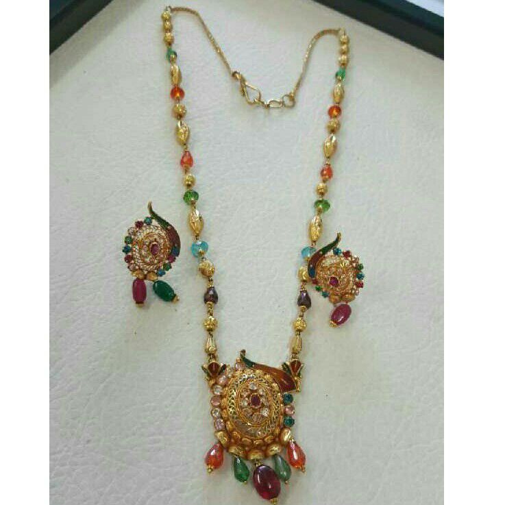 916 Attractive Gold Ladies Necklace