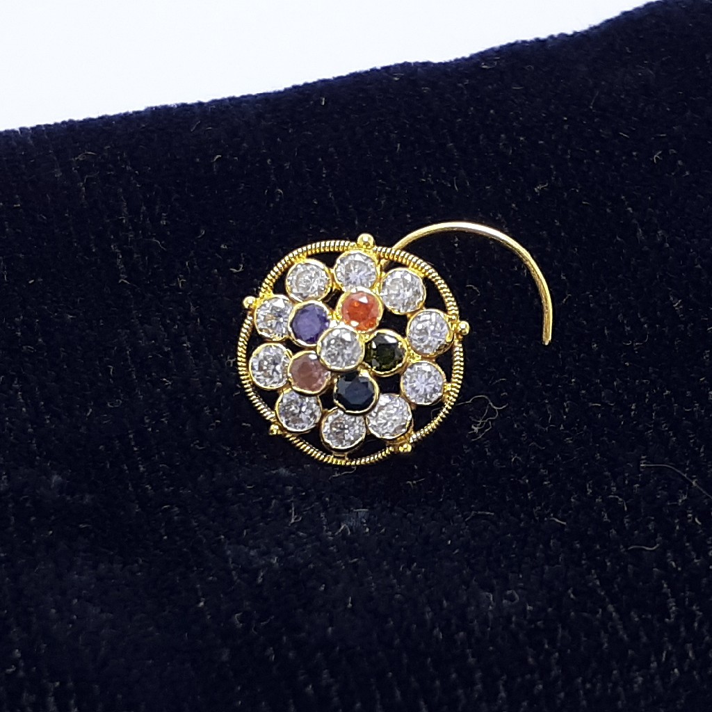 Gold nosepin