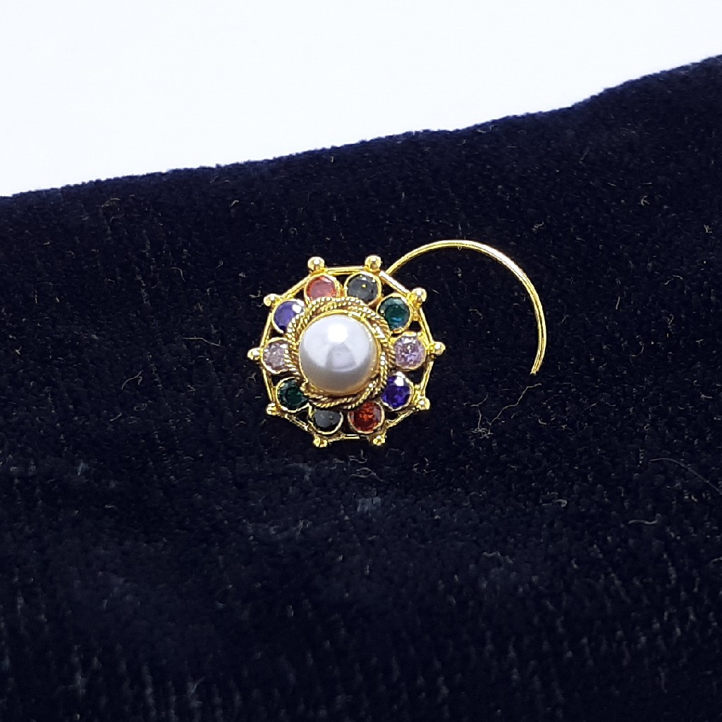 Gold nosepin