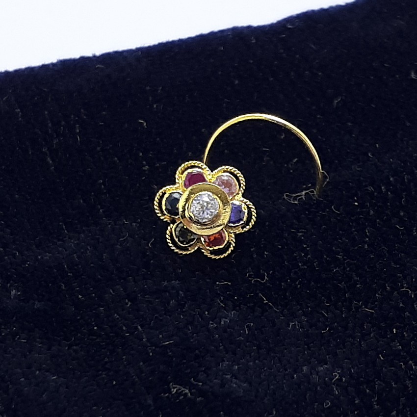 Gold nosepin