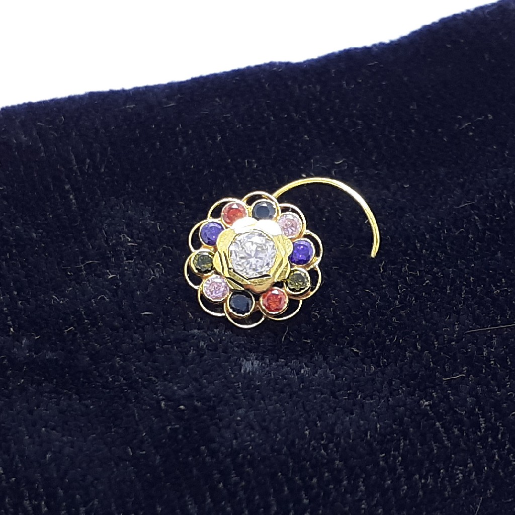 Gold nosepin