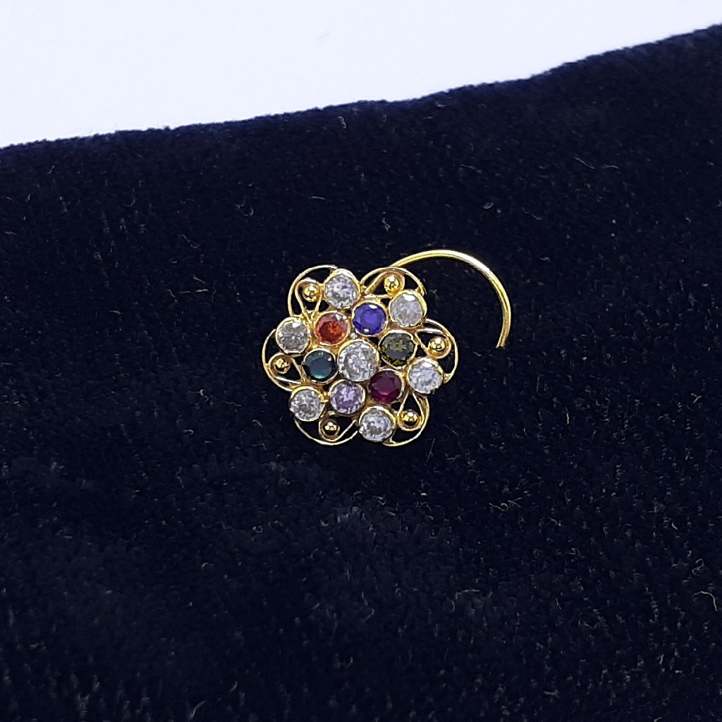 Gold nosepin
