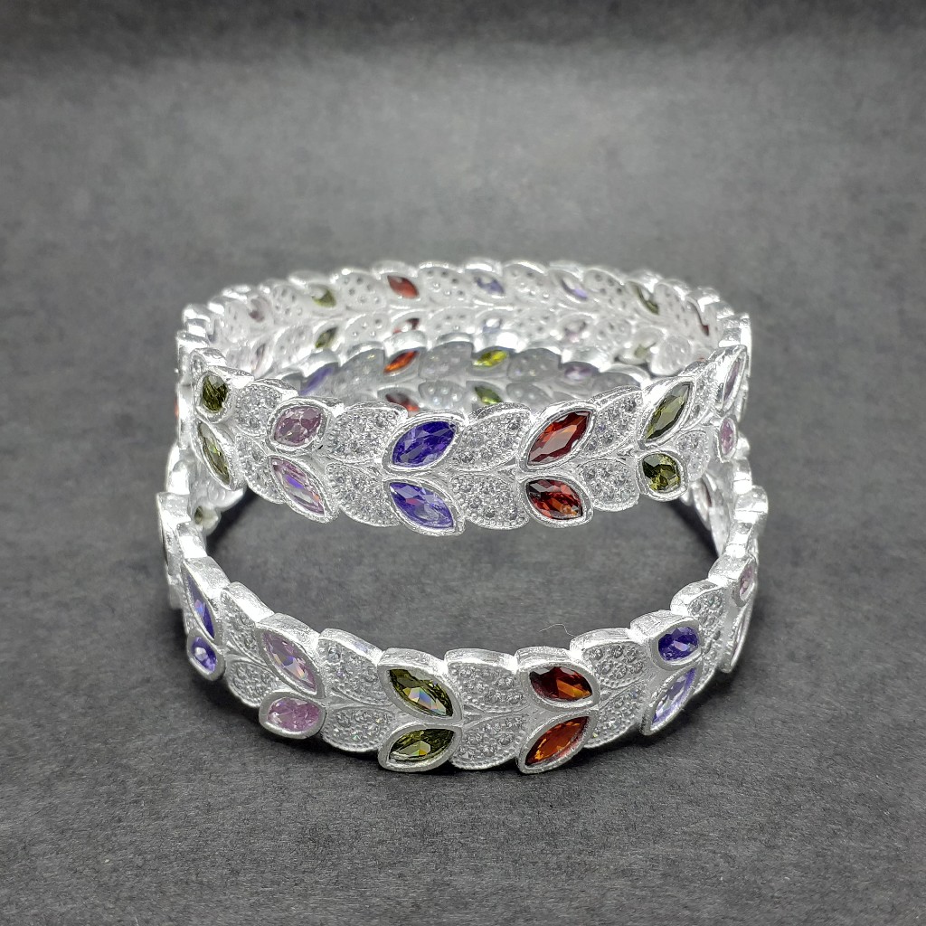 Silver bangle