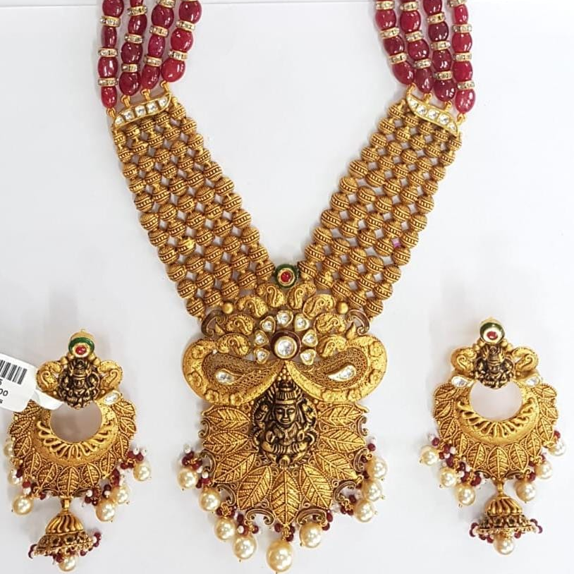 V toda Gold Necklace Set
