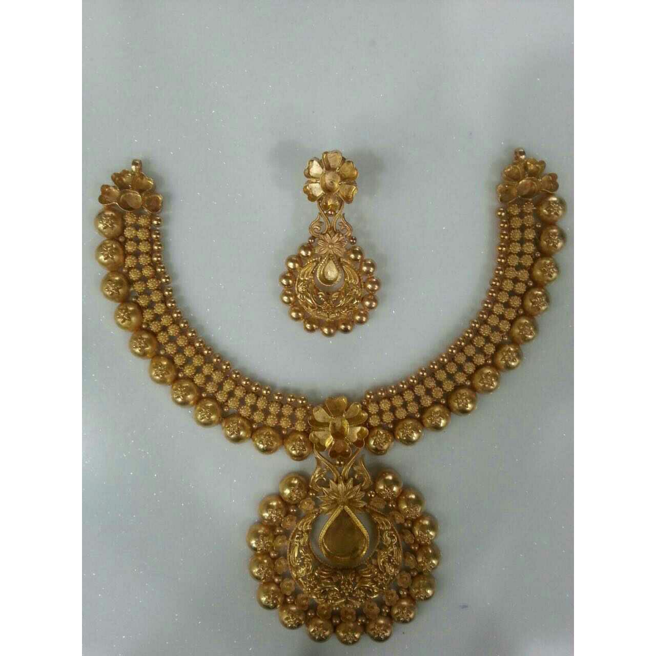 22K / 916 Yellow Gold Ladies Designer Necklace Set