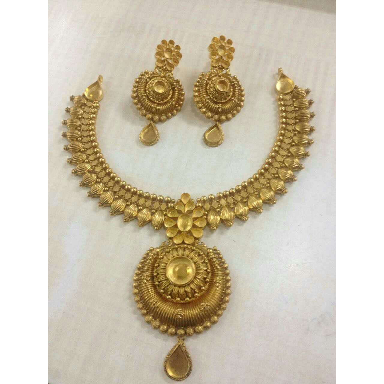 22K / 916 Gold Charming Necklace Set
