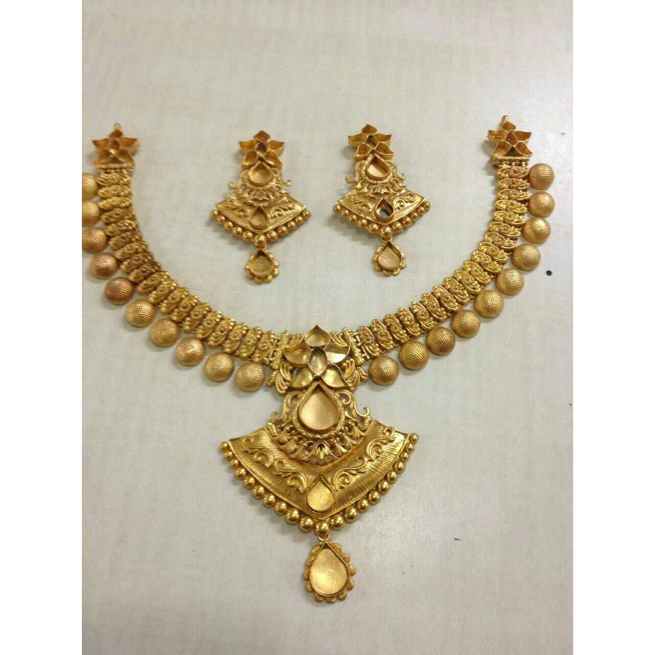 916 Yellow Gold Ethical Necklace Set