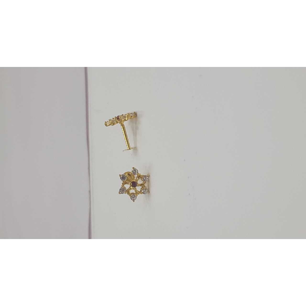 18KT Gold Indian Fancy Flower Nosepin (Nath)